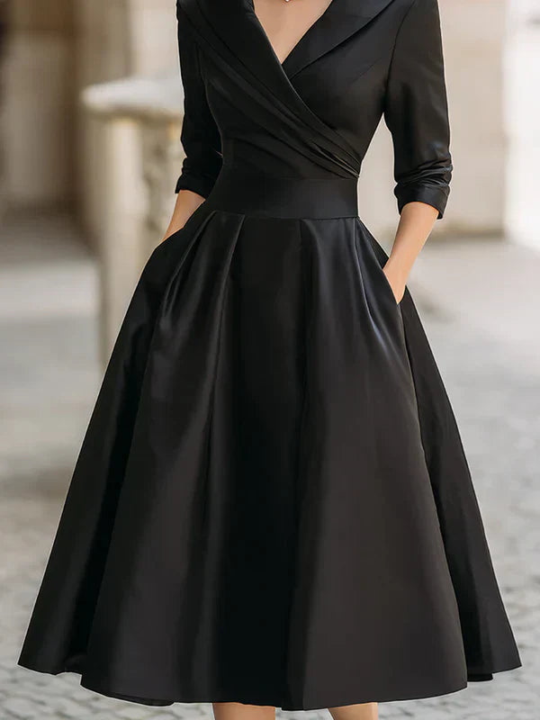 Ursula | Elegantes Kleid mit raffinierten Details und praktischen Taschen