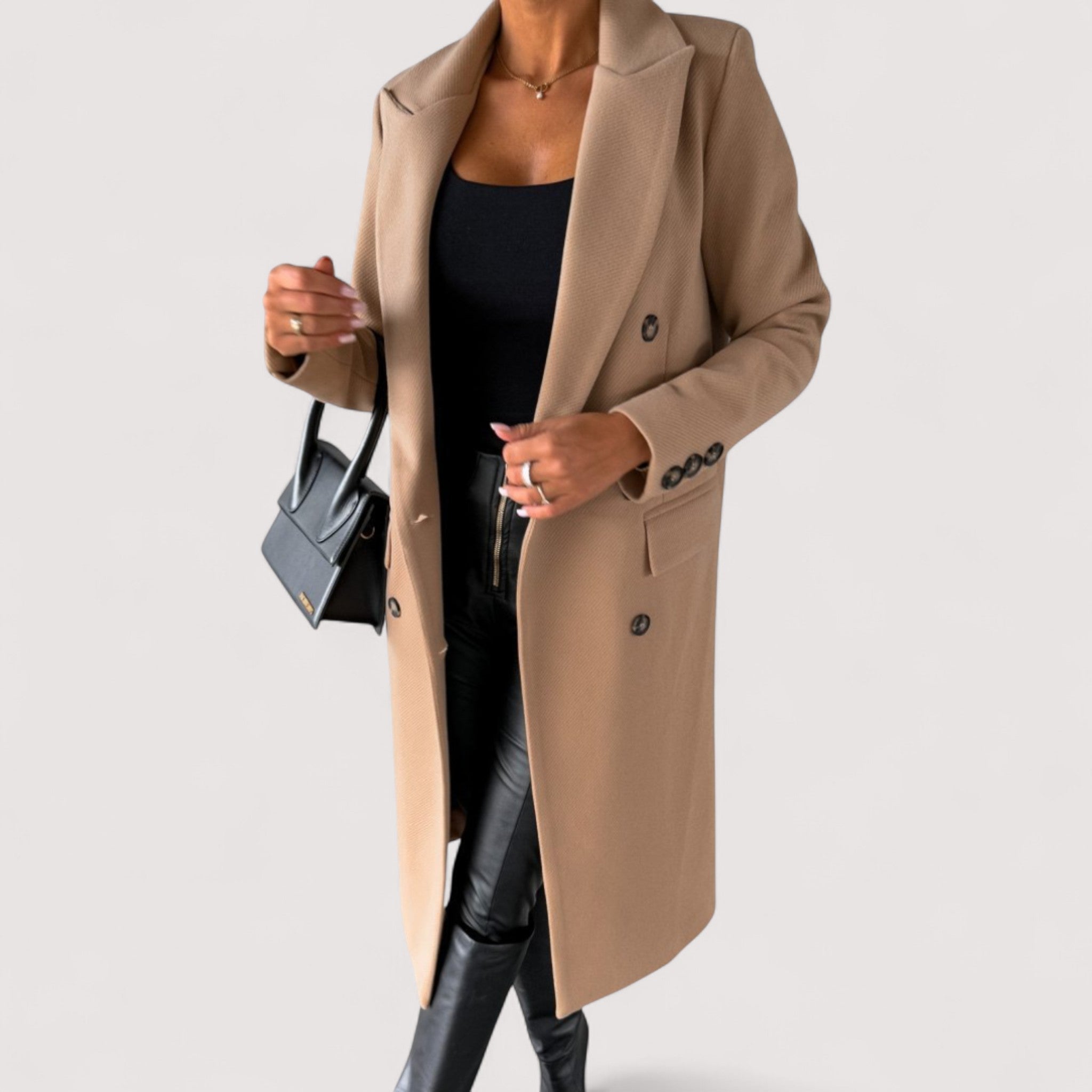 Kia™ | Langer und eleganter Mantel