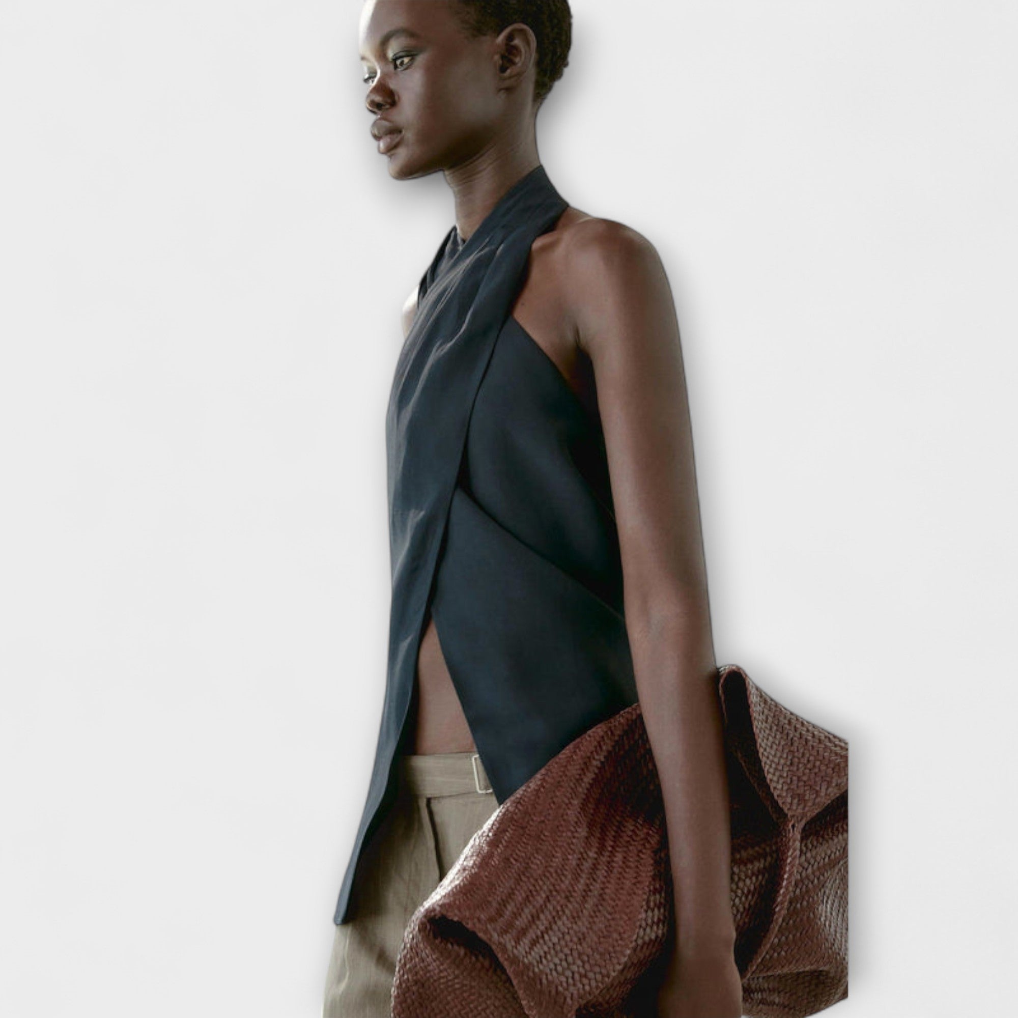 Hannah - Blauer Halter Neck Top mit Rückenausschnitt